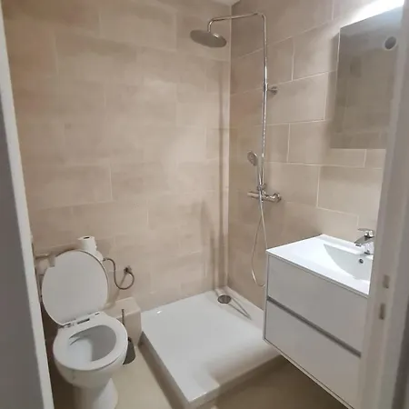 Petit Promenade Des Apartament *