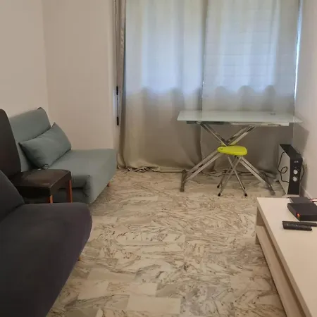 Petit Promenade Des *